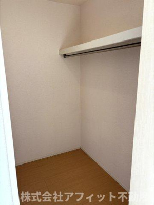 【その他】 | サニーコート水呑　A棟 | ウォークインクローゼット