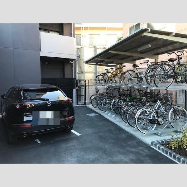 S-RESIDENCE千里丘の駐車場