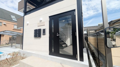 【エントランス】 | フェリーチェラテ