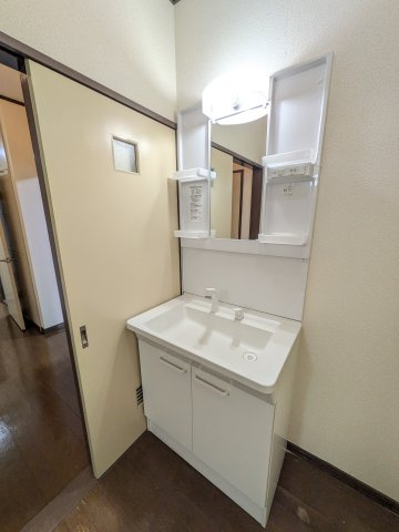 SFKマンションの洗面所