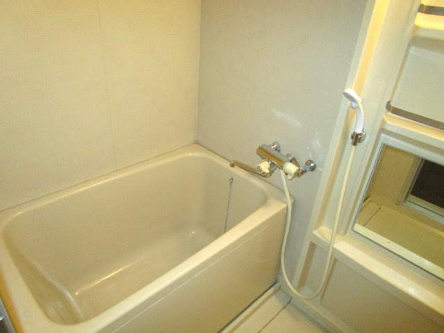 SFKマンションの浴室