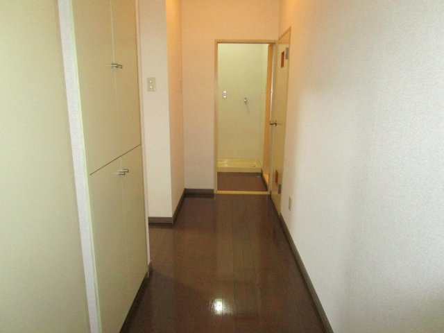 SFKマンションの玄関