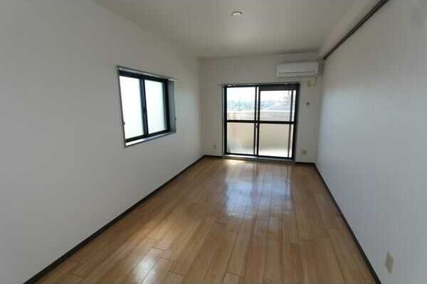 サンビーム西春の居間・リビング