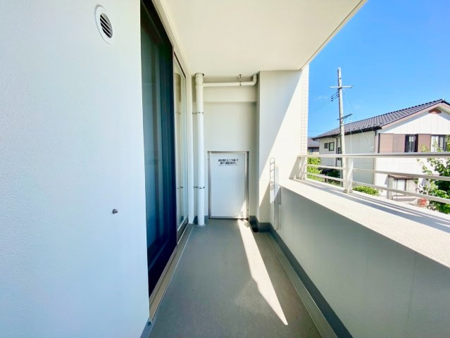 プラウド南小泉のバルコニー