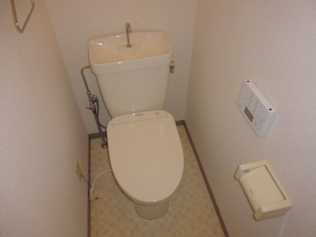 セジュール野山Ｃのトイレ|シャワー付きトイレ