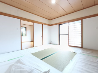 【和室】 | リスタイル西志津8丁目 | 和の趣を感じられるくつろぎの一室。客間やお子様の遊び場としても使える多用途空間。