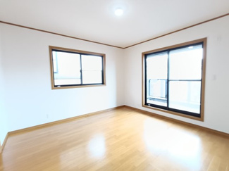 【洋室】 | リスタイル西志津8丁目 | 新規クロス貼替済みで明るく清潔な洋室。