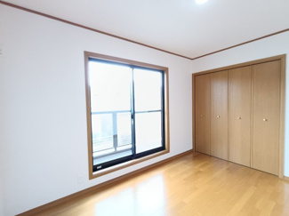 【洋室】 | リスタイル西志津8丁目 | 窓からの陽射しが心地よい快適空間。