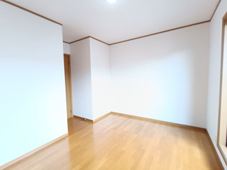 【洋室】 | リスタイル西志津8丁目 | ゆったりとした広さで多用途に使える洋室。