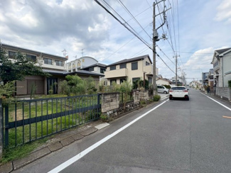 【前面道路含む現地写真】