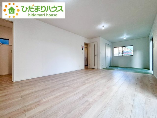 七光台第18　新築戸建　4号棟の居間・リビング|お子様が元気に遊べる広々としたリビングです。					
