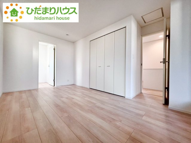 七光台第18　新築戸建　4号棟の寝室|大きなベッドを置いても余裕の広さの主寝室♪♪					
