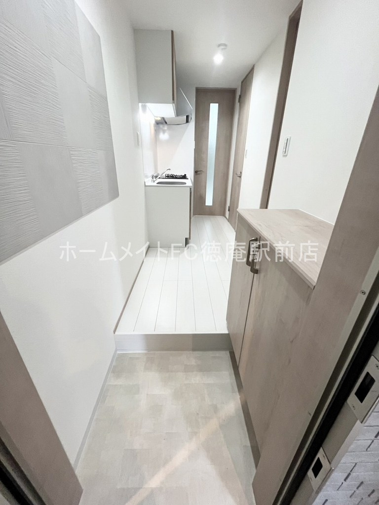 大阪市鶴見区今津中５丁目のハイツの玄関