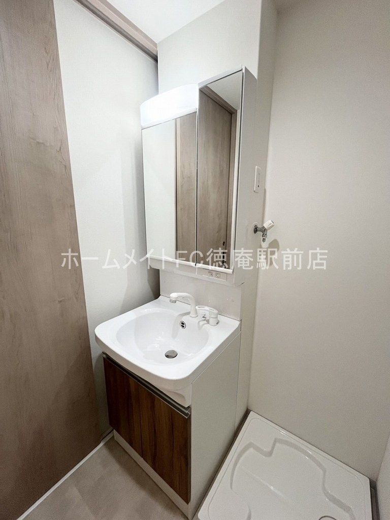大阪市鶴見区今津中５丁目のハイツの独立洗面台