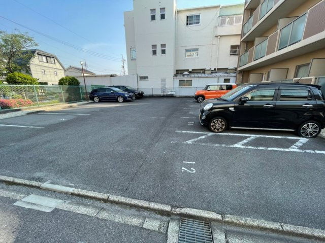 SMILE CITY M　名古屋市賃貸　仲介手数料無料の駐車場