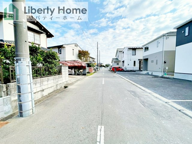 土浦市乙戸南第6　新築戸建　5号棟の前面道路含む現地写真