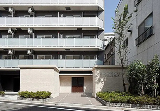 【エントランス】 | 清潔感と歓迎感があるエントランスホールとなります。