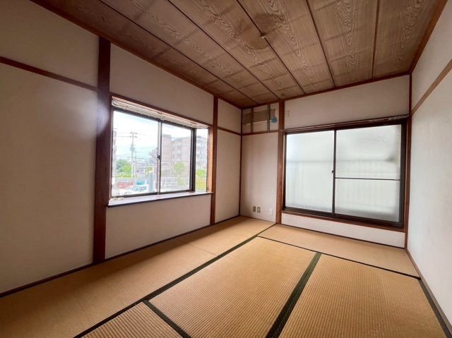 芦屋市大東町貸家の和室|2階、約6帖の洋室