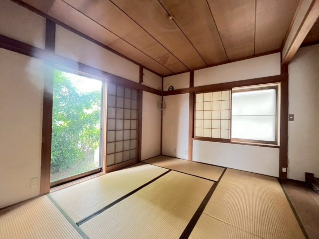 芦屋市大東町貸家の和室|約6帖の和室