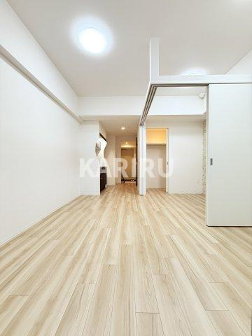 セレニテ本町東リアン の居間・リビング