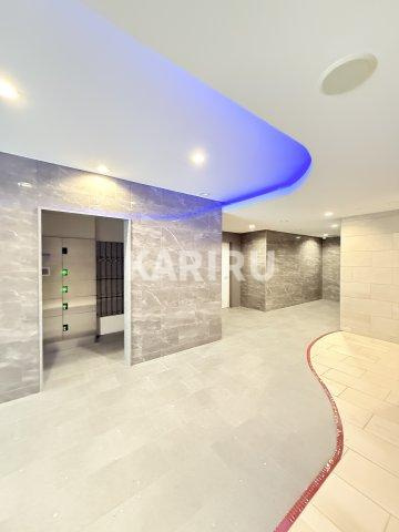 セレニテ本町東リアン のロビー