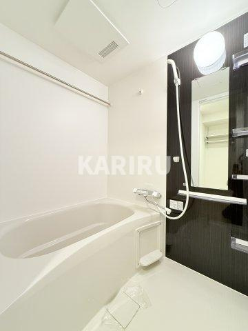 セレニテ本町東リアン の浴室