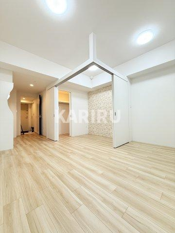 セレニテ本町東リアン の居間・リビング