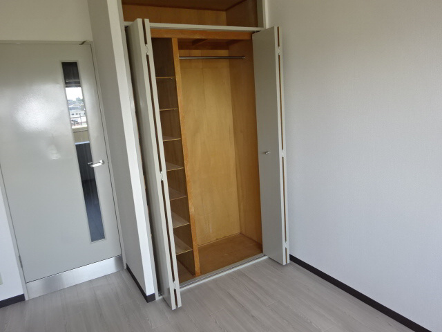 マンション望　伊川谷の収納