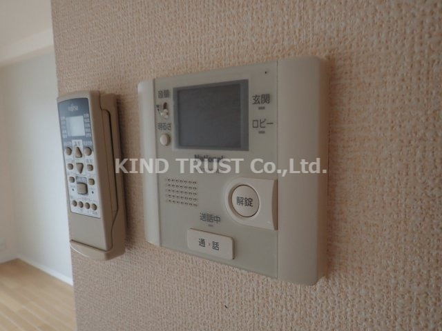ジュネーゼロイヤルレジデンス梅田東のセキュリティ|モニター付きインターホンです
