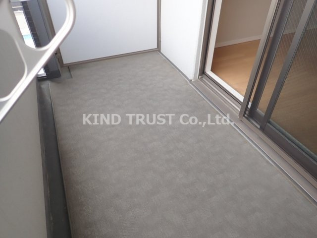 ジュネーゼロイヤルレジデンス梅田東のバルコニー