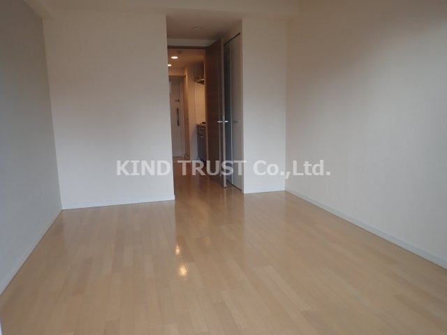 ジュネーゼロイヤルレジデンス梅田東の居間・リビング