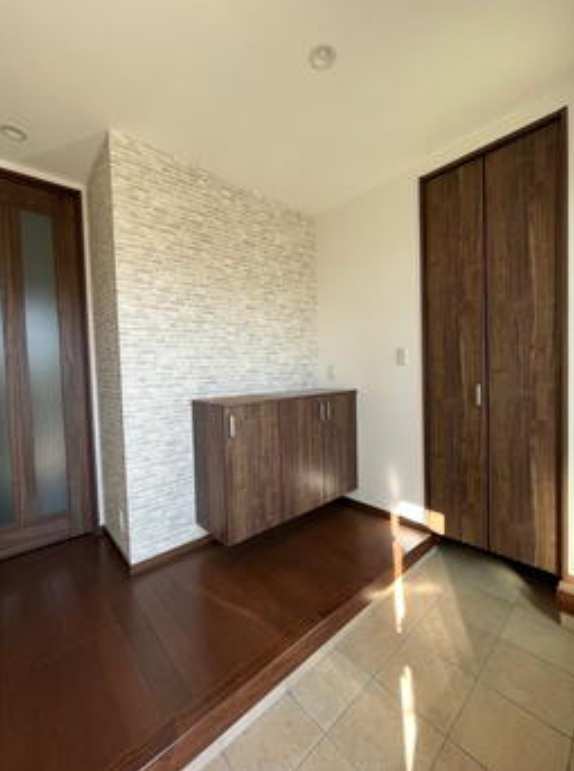 岡山市東区九蟠１６－９の玄関