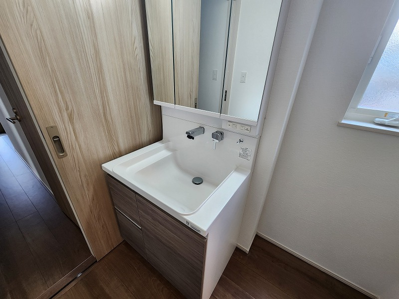 小牧市大字本庄字郷浦　新築戸建の独立洗面台|朝の身支度には欠かせない独立洗面化粧台