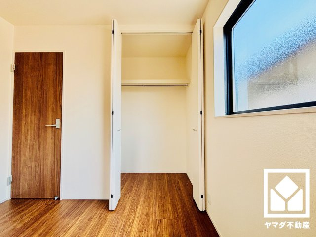 草津市草津町　2期　2号棟の収納