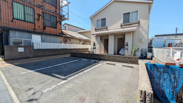【駐車場】