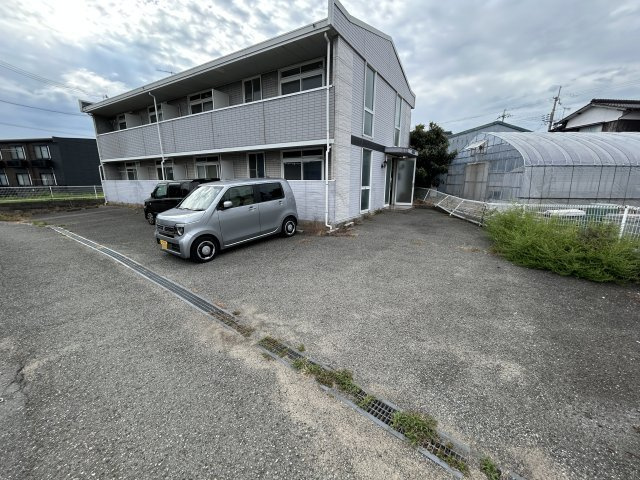 ウインズ魚住の駐車場