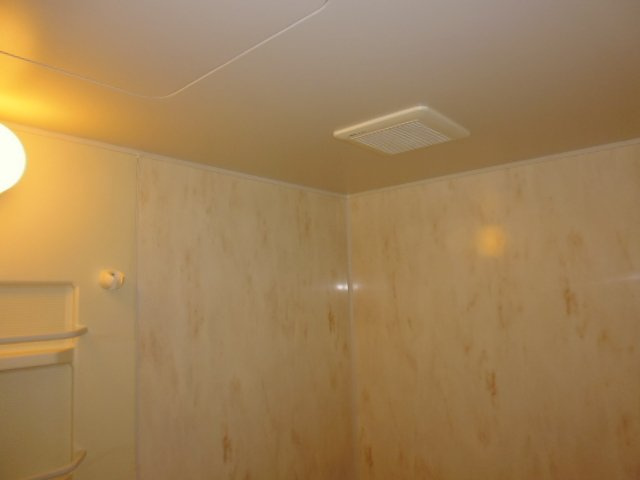 シャトルミヤケＢの浴室