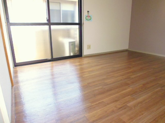 シャトルミヤケＢの居間・リビング|洋室