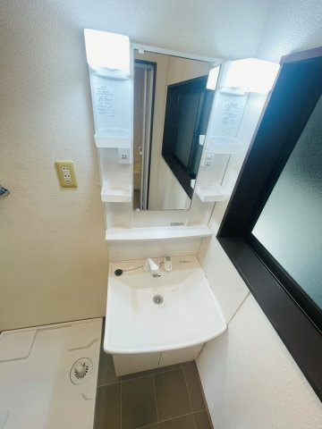 参番館の独立洗面台