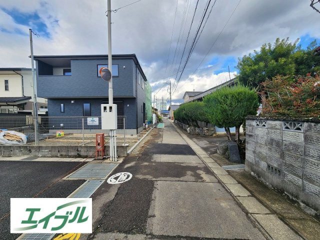 小牧市大字小牧原新田　新築戸建の前面道路含む現地写真|前面道路含む現地写真です