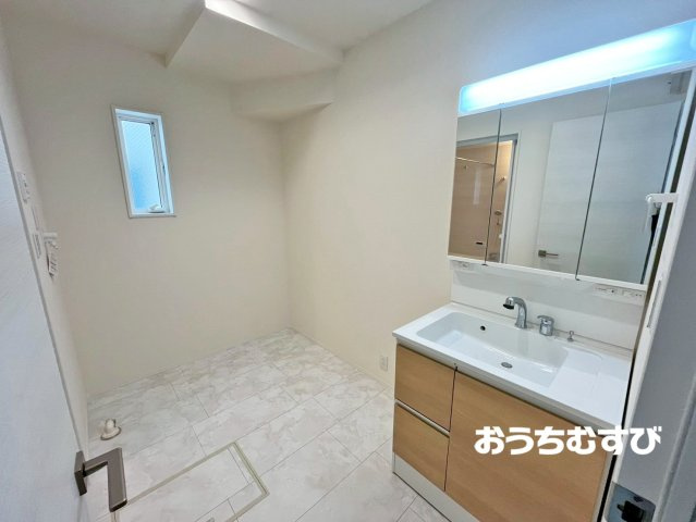 春日井市東野町西二丁目(全6棟)3号棟の独立洗面台