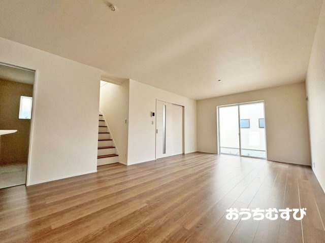 春日井市東野町西二丁目(全6棟)3号棟の居間・リビング