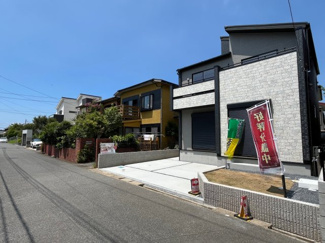 【前面道路含む現地写真】 | 前面道路は６ｍ公道です。
南道路で陽当たり良好♪