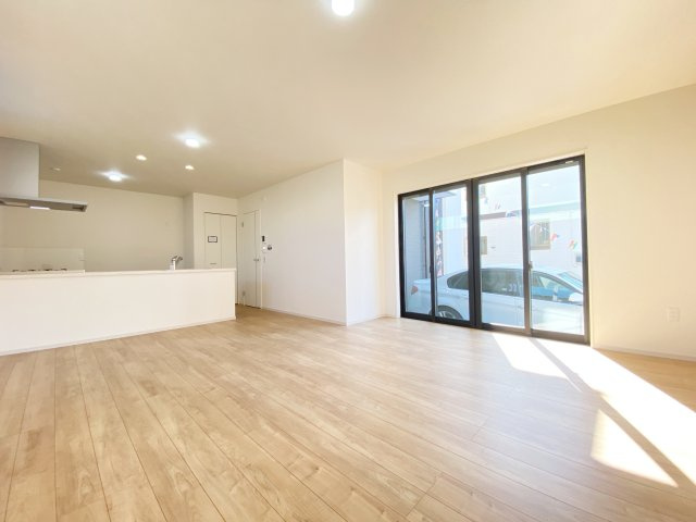 『八王子市新築戸建て』八王子市並木町21-8【仲介手数料無料】　１期の居間・リビング|～仲介手数料無料☆八王子ひなた不動産～　八王子市並木町　新築戸建て