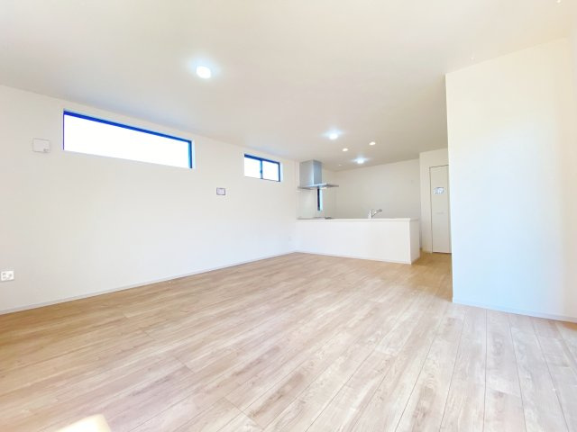 『八王子市新築戸建て』八王子市並木町21-8【仲介手数料無料】　１期の居間・リビング|～仲介手数料無料☆八王子ひなた不動産～　八王子市並木町　新築戸建て