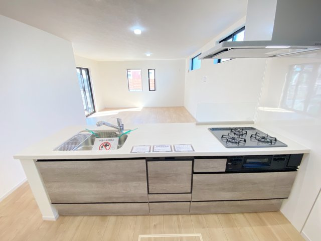 『八王子市新築戸建て』八王子市並木町21-8【仲介手数料無料】　１期のキッチン|～仲介手数料無料☆八王子ひなた不動産～　八王子市並木町　新築戸建て