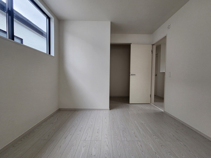 小牧市藤島２丁目　新築戸建　１号棟の洋室|落ち着いた色調の洋室です