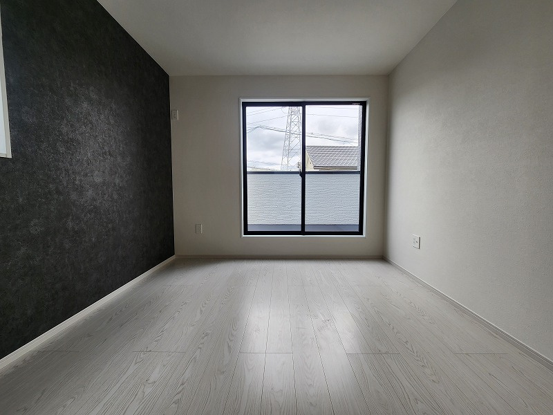 小牧市藤島２丁目　新築戸建　１号棟の洋室|広々とした主寝室です