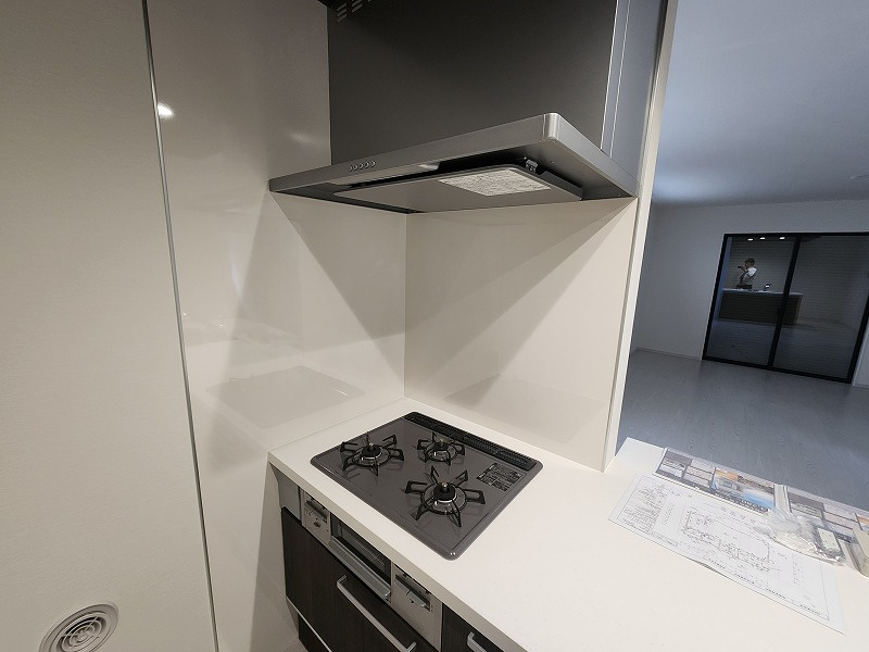 小牧市藤島２丁目　新築戸建　１号棟のキッチン|開放感のあるキッチンです