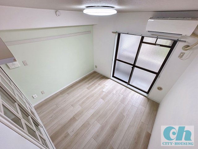 ハイタウン西蒲田 207号室の居間・リビング